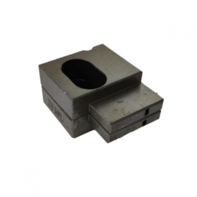 Left and right outer cutting tool for metal double top stop machine